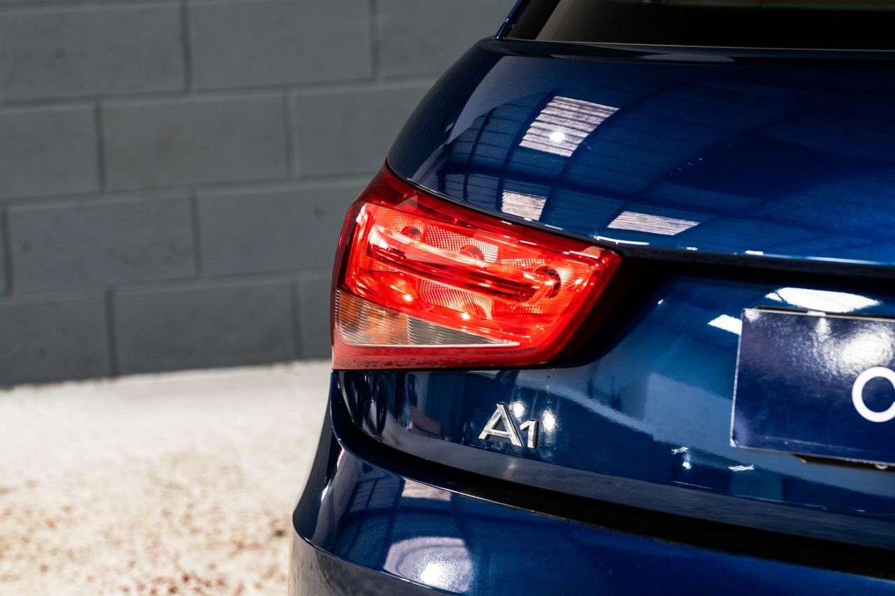 2016 AUDI A1 2016 AUDI A1