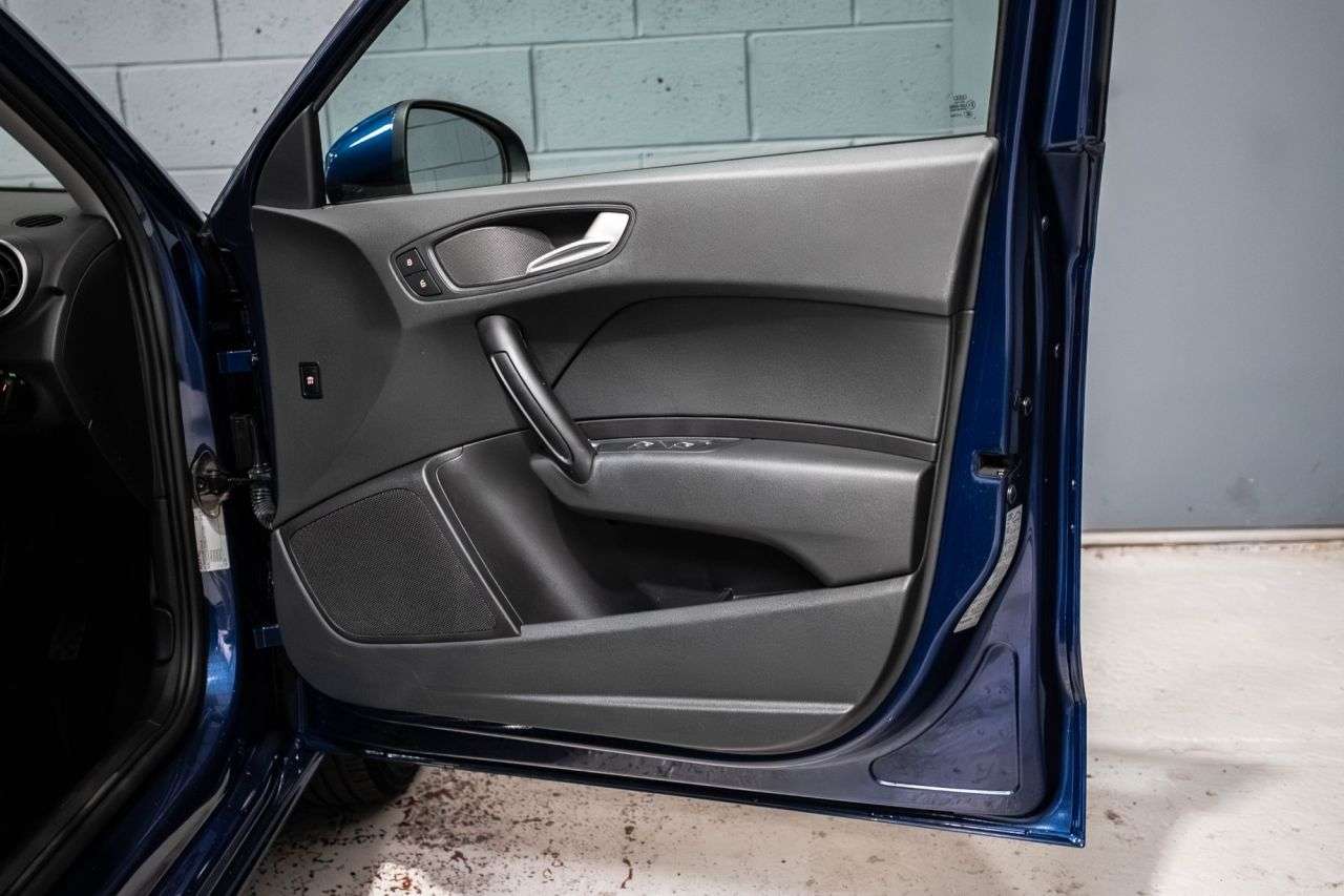 2016 AUDI A1 2016 AUDI A1