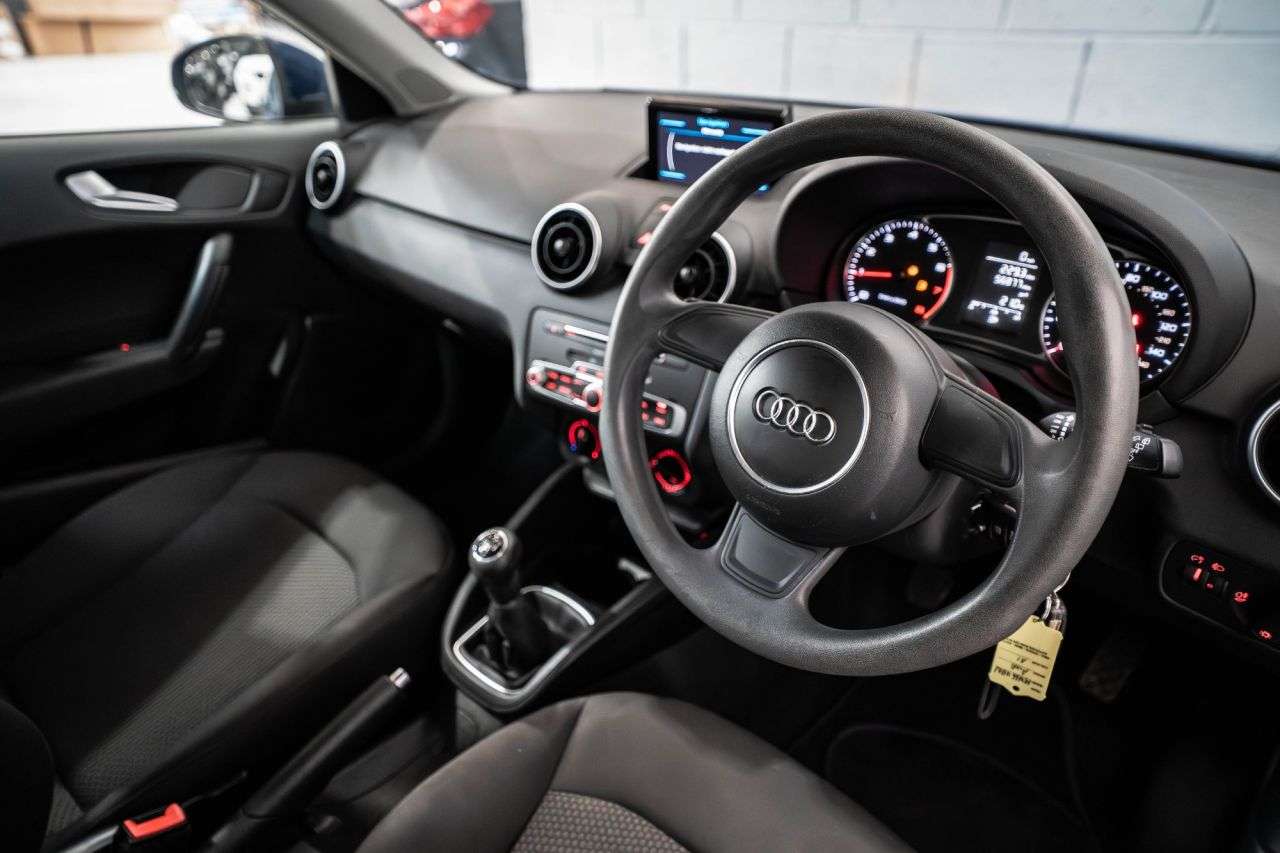 2016 AUDI A1 2016 AUDI A1