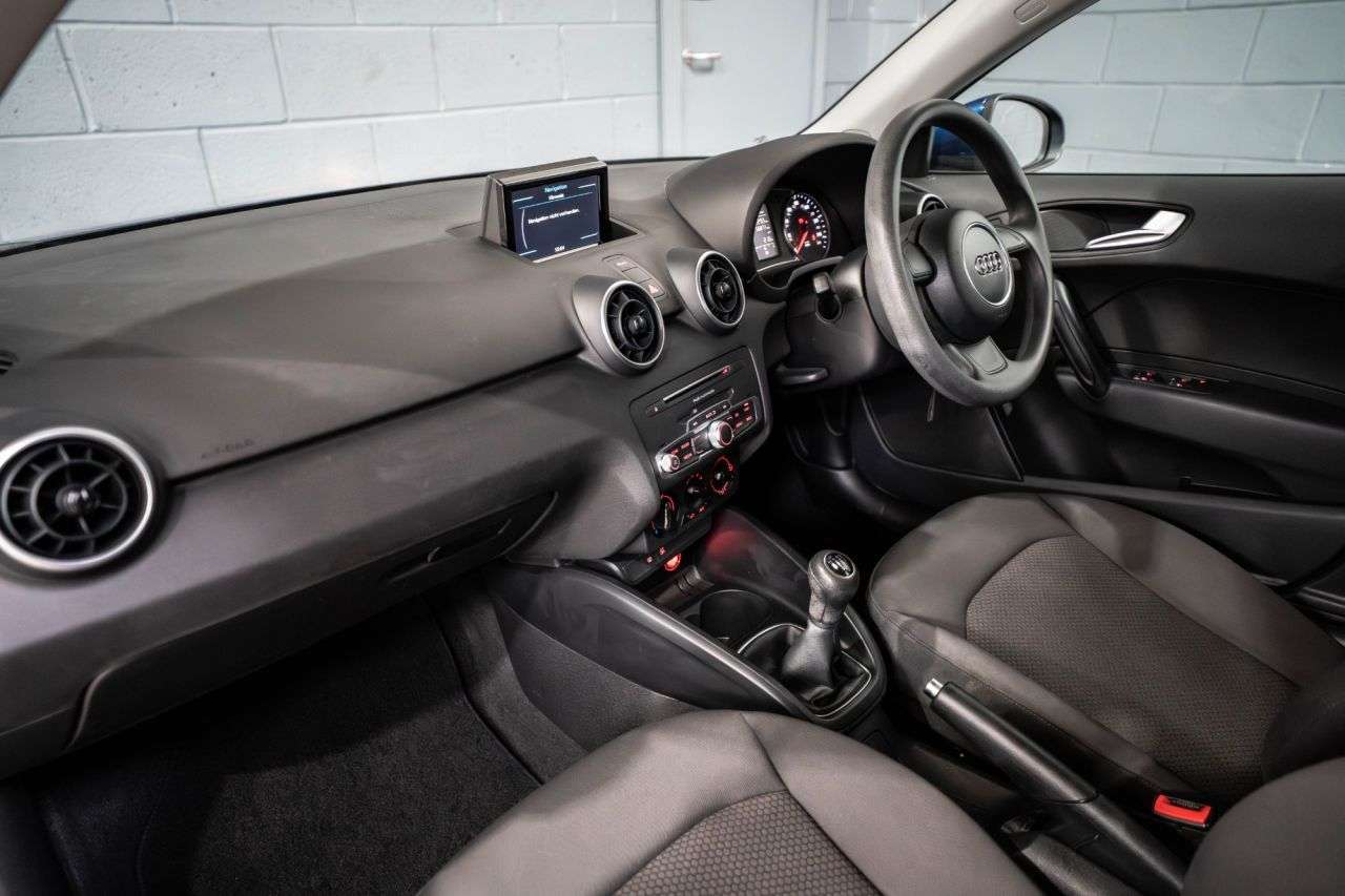 2016 AUDI A1 2016 AUDI A1