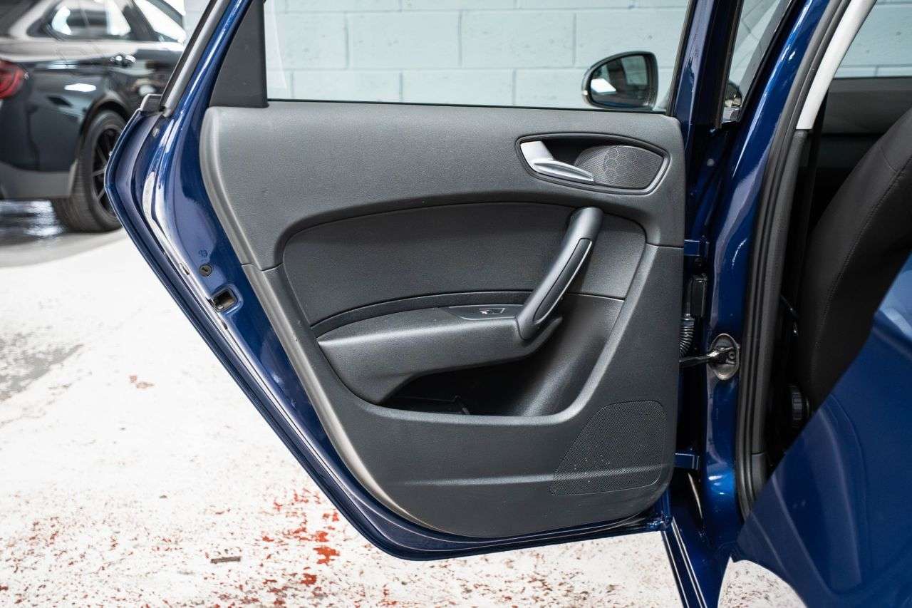 2016 AUDI A1 2016 AUDI A1