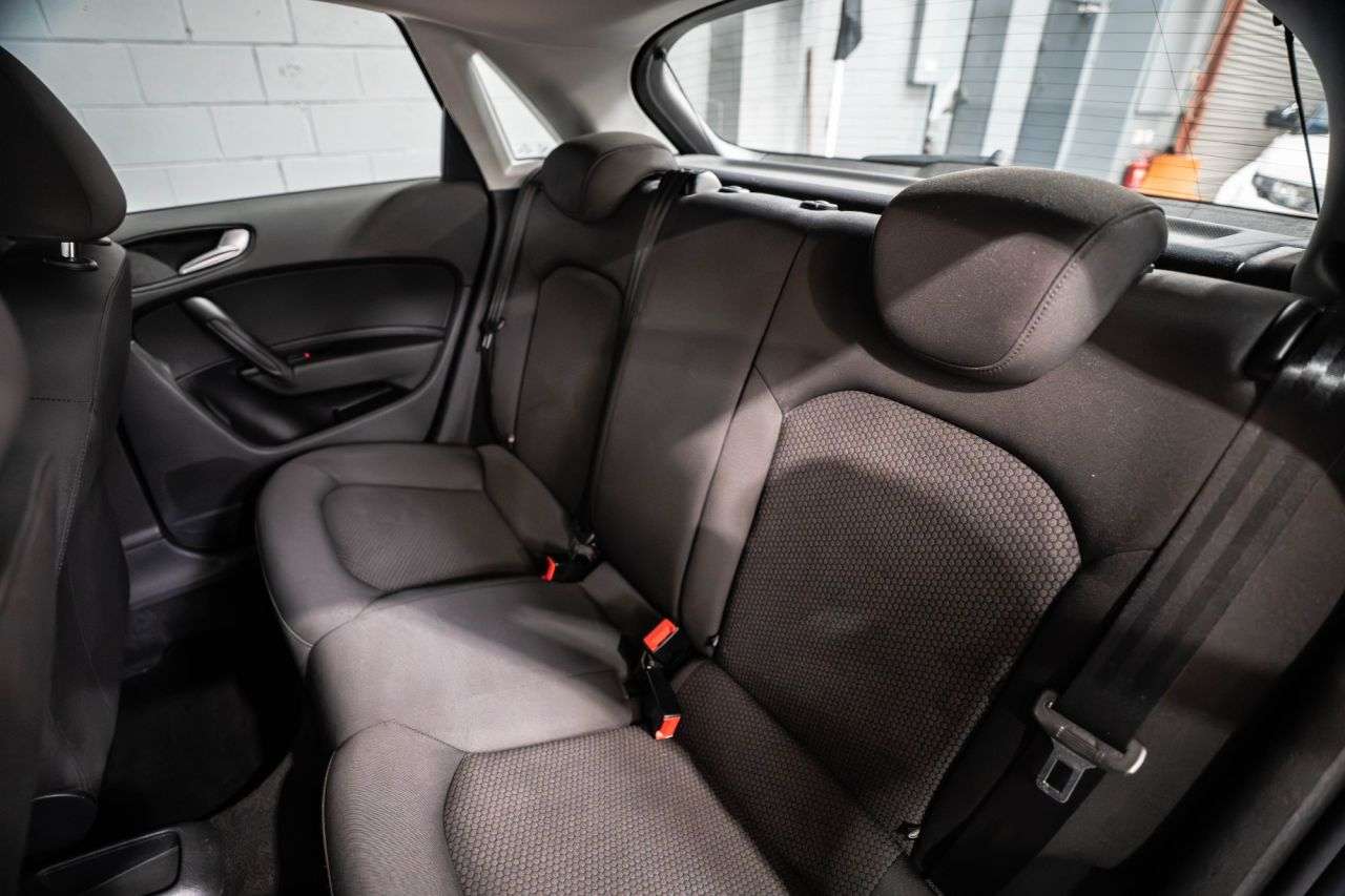 2016 AUDI A1 2016 AUDI A1