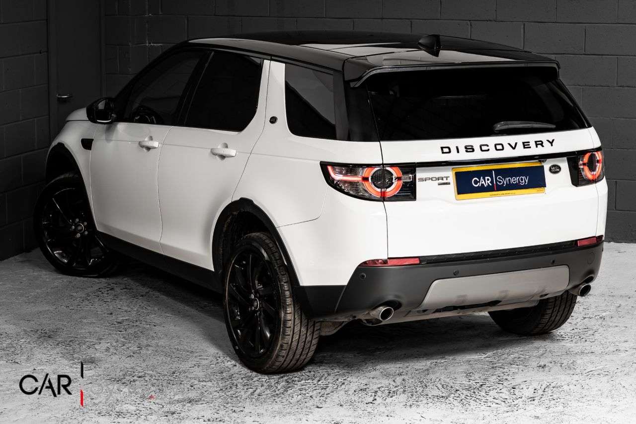 A 2017 LAND ROVER DISCOVERY SPORT 2.0 TD4 HSE Black SUV 5dr Diesel Auto 4WD Euro 6 (s/s) (180 ps) / STUNNING A 2017 LAND ROVER DISCOVERY SPORT 2.0 TD4 HSE Black SUV 5dr Diesel Auto 4WD Euro 6 (s/s) (180 ps) / STUNNING