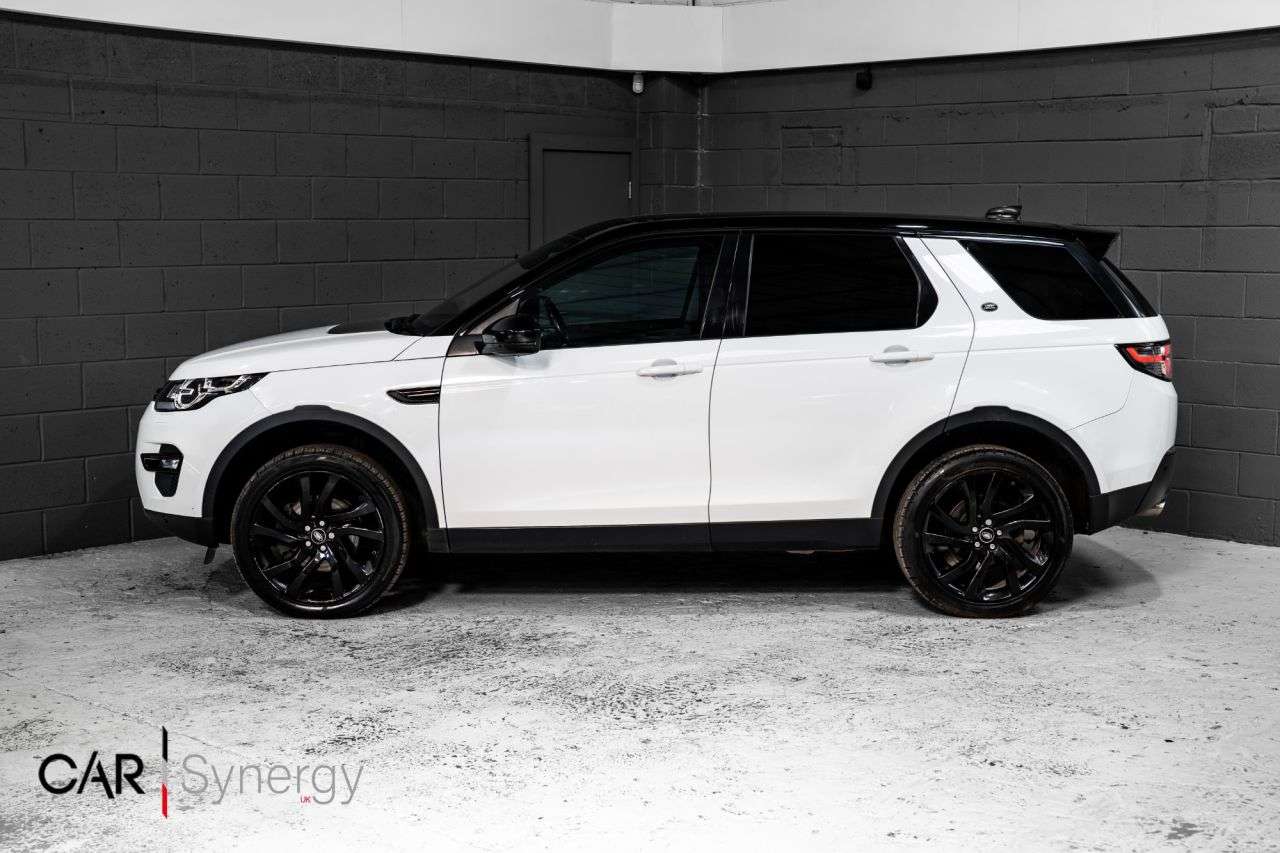 A 2017 LAND ROVER DISCOVERY SPORT 2.0 TD4 HSE Black SUV 5dr Diesel Auto 4WD Euro 6 (s/s) (180 ps) / STUNNING A 2017 LAND ROVER DISCOVERY SPORT 2.0 TD4 HSE Black SUV 5dr Diesel Auto 4WD Euro 6 (s/s) (180 ps) / STUNNING