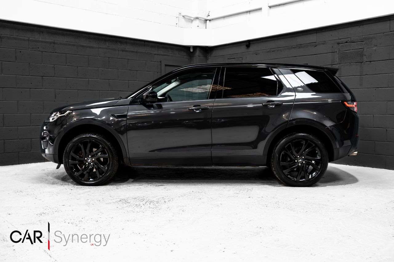 A 2018 LAND ROVER DISCOVERY SPORT 2.0 TD4 HSE Black SUV 5dr Diesel Auto 4WD Euro 6 (s/s) (180 ps) / STUNNING A 2018 LAND ROVER DISCOVERY SPORT 2.0 TD4 HSE Black SUV 5dr Diesel Auto 4WD Euro 6 (s/s) (180 ps) / STUNNING