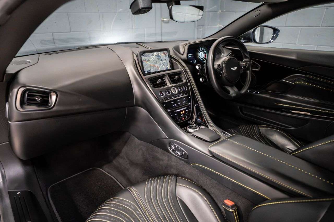 2018 ASTON MARTIN DB11 2018 ASTON MARTIN DB11
