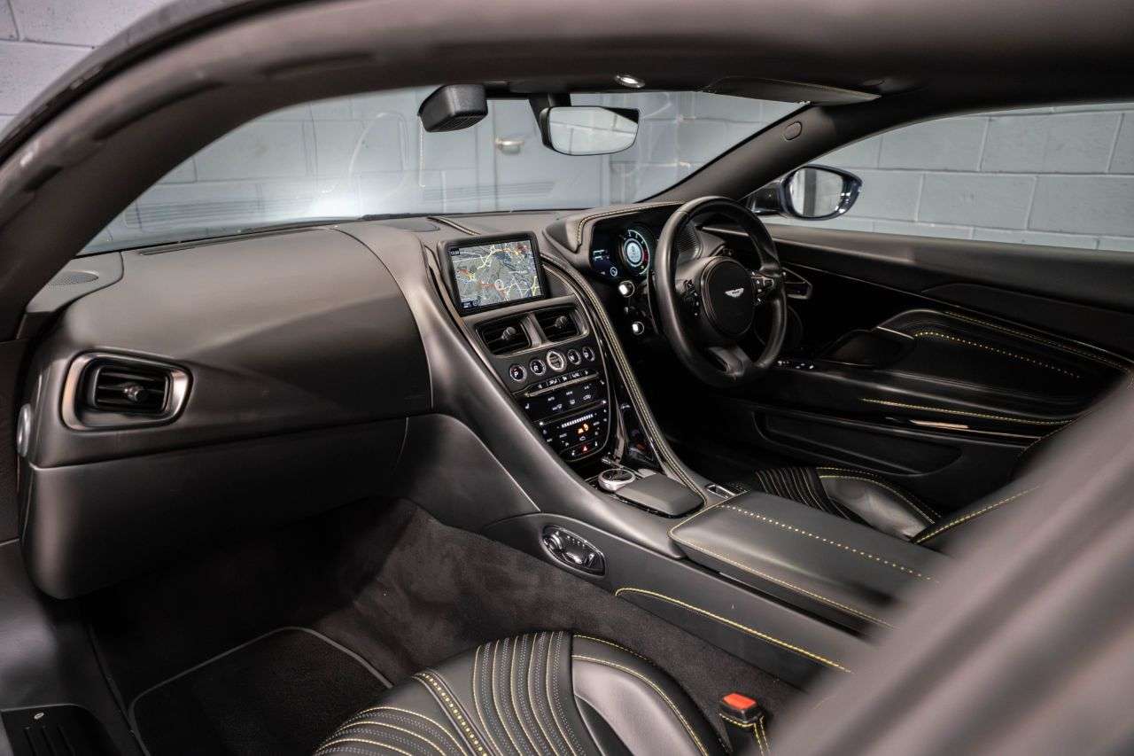 2018 ASTON MARTIN DB11 2018 ASTON MARTIN DB11