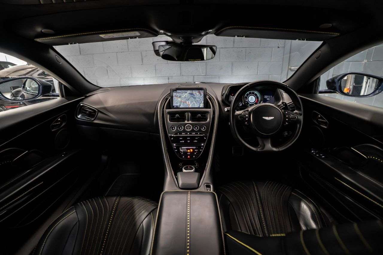 2018 ASTON MARTIN DB11 2018 ASTON MARTIN DB11