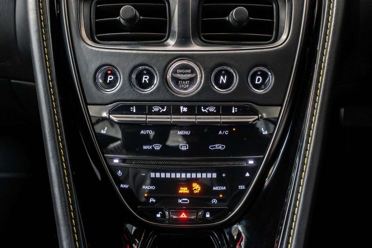 2018 ASTON MARTIN DB11 2018 ASTON MARTIN DB11