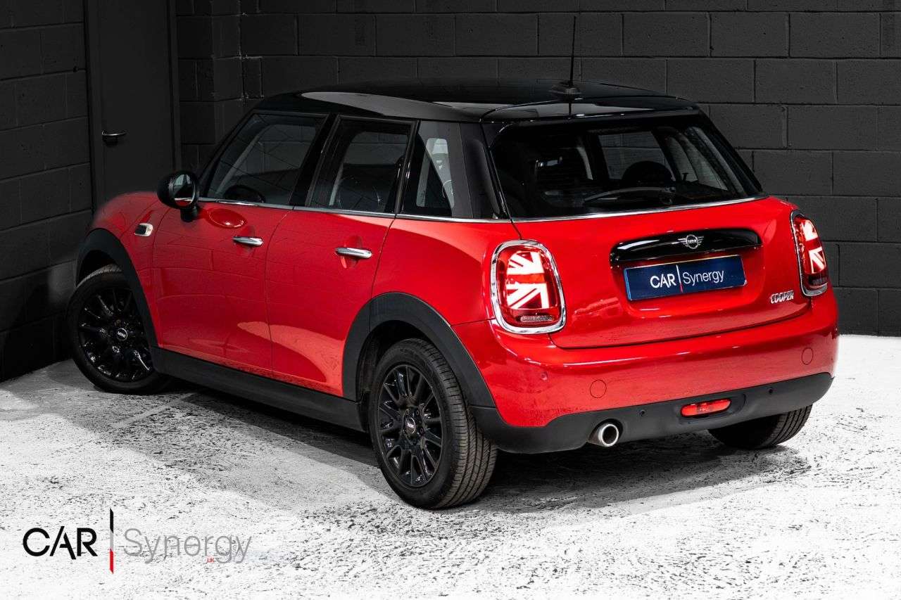 A 2018 MINI HATCH 1.5 Cooper Classic Hatchback 5dr Petrol Steptronic Euro 6 (s/s) (136 ps) / A 2018 MINI HATCH 1.5 Cooper Classic Hatchback 5dr Petrol Steptronic Euro 6 (s/s) (136 ps) /