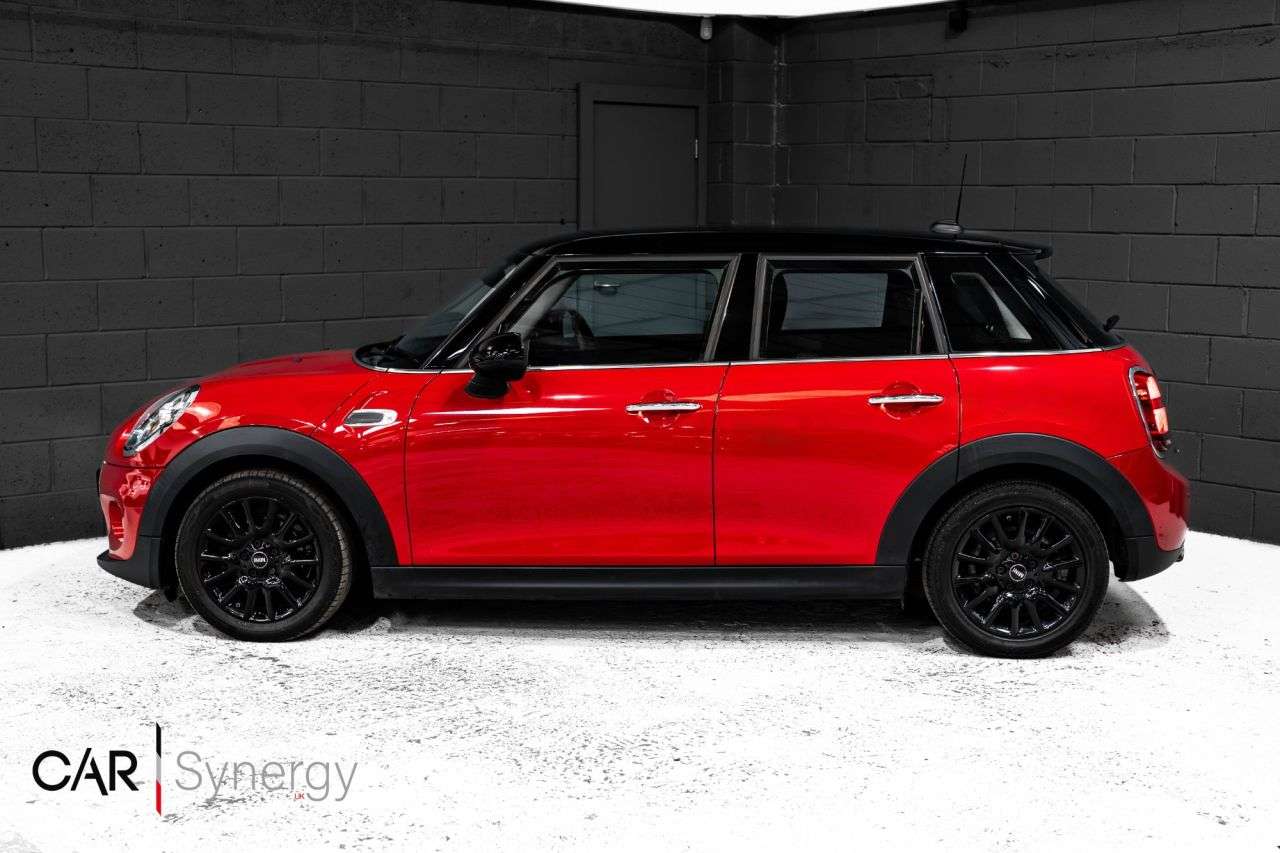 A 2018 MINI HATCH 1.5 Cooper Classic Hatchback 5dr Petrol Steptronic Euro 6 (s/s) (136 ps) / A 2018 MINI HATCH 1.5 Cooper Classic Hatchback 5dr Petrol Steptronic Euro 6 (s/s) (136 ps) /