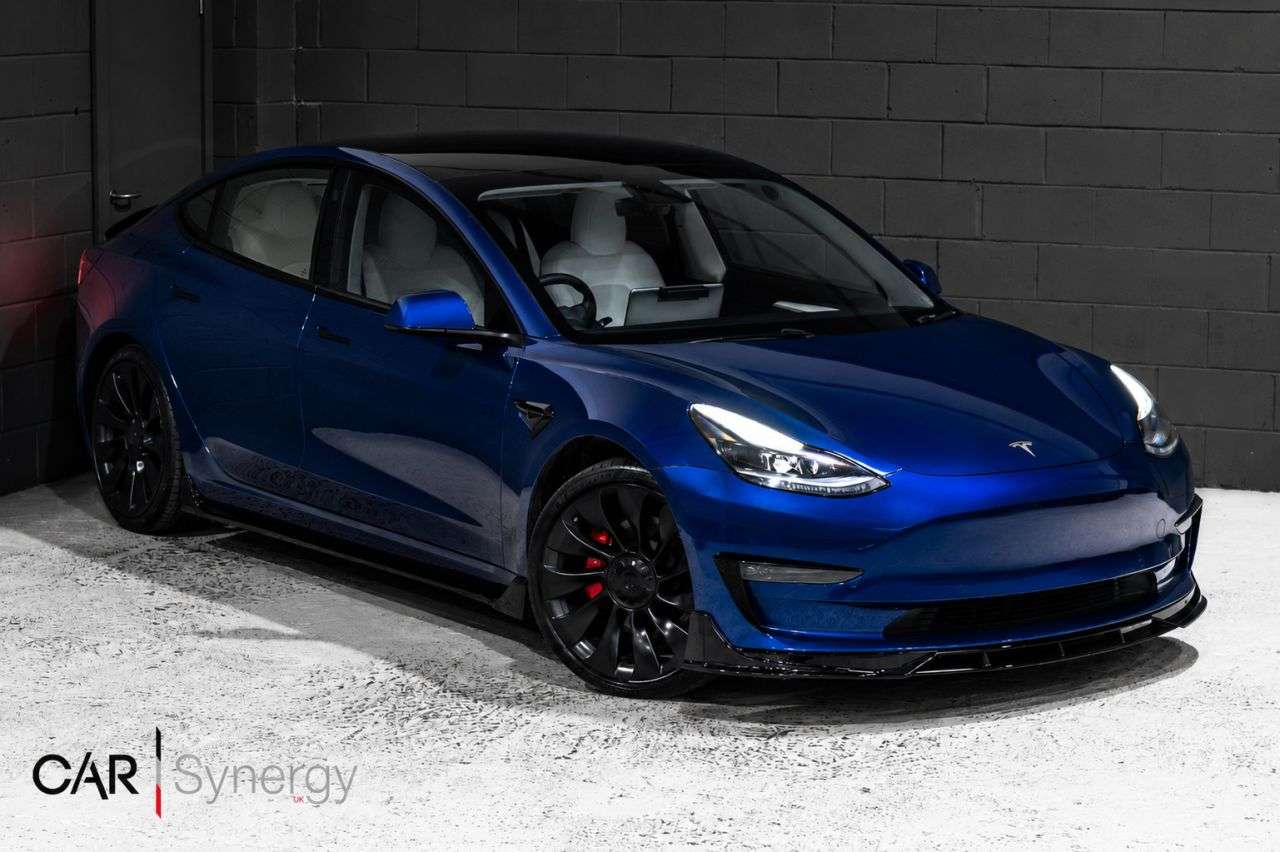 A 2021 TESLA MODEL 3 (Dual Motor) Performance Saloon 4dr Electric Auto 4WDE (Performance Upgrade A 2021 TESLA MODEL 3 (Dual Motor) Performance Saloon 4dr Electric Auto 4WDE (Performance Upgrade