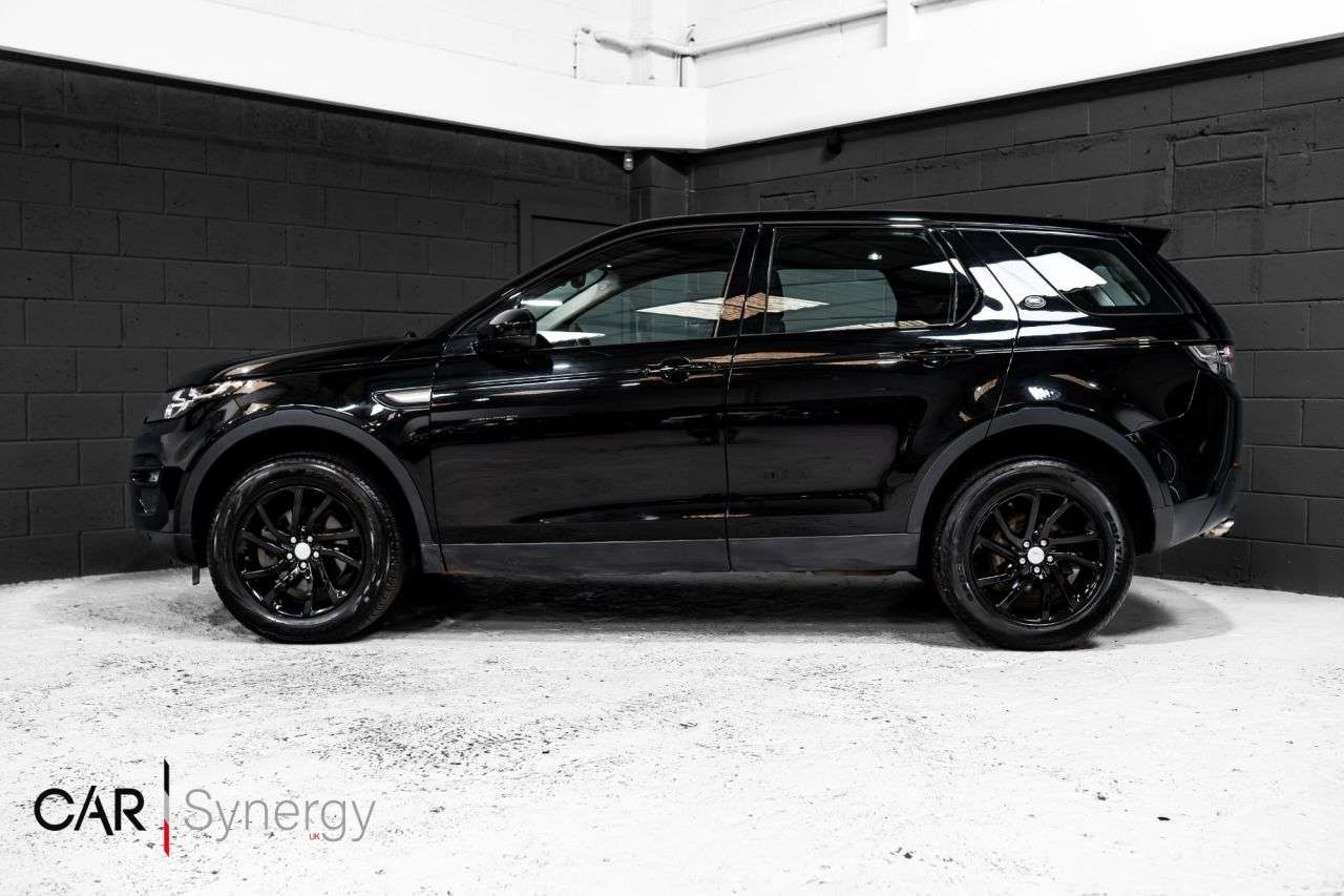 A 2019 LAND ROVER DISCOVERY SPORT 2.0 TD4 SE Tech SUV 5dr Diesel Auto 4WD Euro 6 (s/s) (180 ps) / STUNNING CA A 2019 LAND ROVER DISCOVERY SPORT 2.0 TD4 SE Tech SUV 5dr Diesel Auto 4WD Euro 6 (s/s) (180 ps) / STUNNING CA
