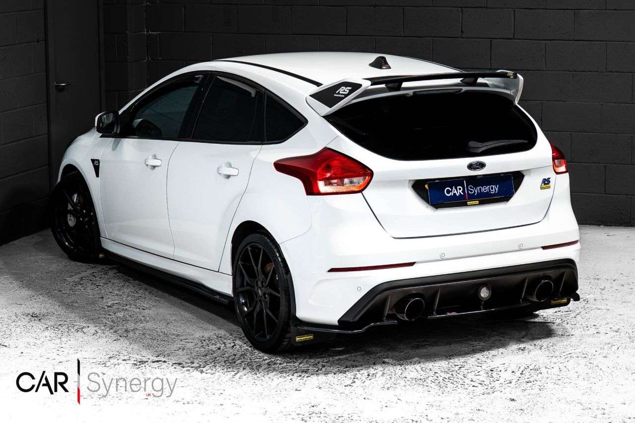 A 2016 FORD FOCUS 2.3T EcoBoost RS Hatchback 5dr Petrol Manual AWD Euro 6 (s/s) (350 ps) / ST A 2016 FORD FOCUS 2.3T EcoBoost RS Hatchback 5dr Petrol Manual AWD Euro 6 (s/s) (350 ps) / ST