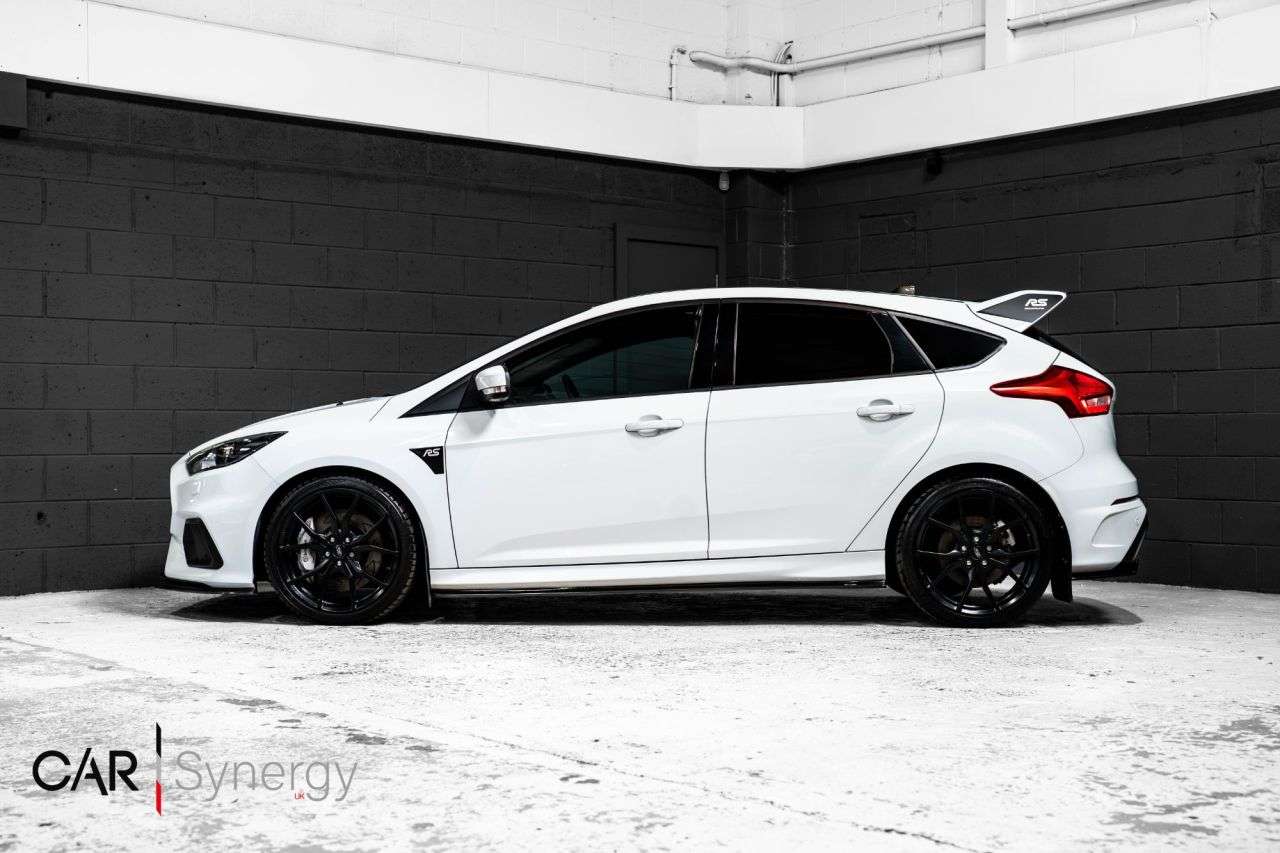 A 2016 FORD FOCUS 2.3T EcoBoost RS Hatchback 5dr Petrol Manual AWD Euro 6 (s/s) (350 ps) / ST A 2016 FORD FOCUS 2.3T EcoBoost RS Hatchback 5dr Petrol Manual AWD Euro 6 (s/s) (350 ps) / ST
