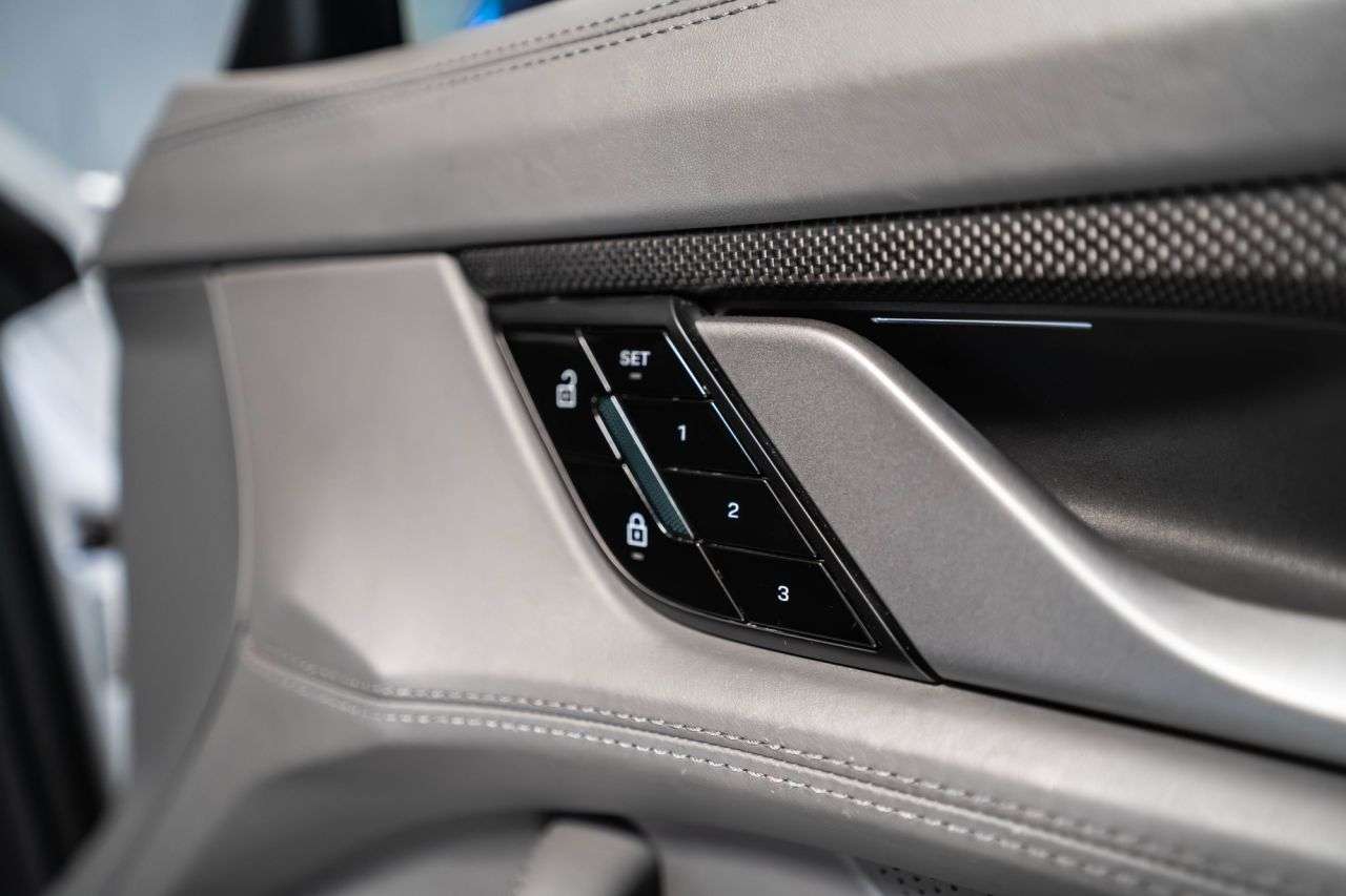 2020 PORSCHE TAYCAN 2020 PORSCHE TAYCAN