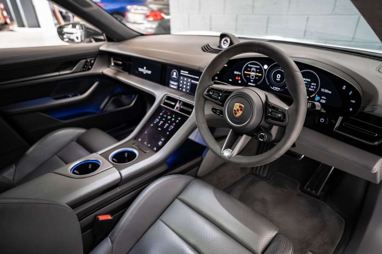 2020 PORSCHE TAYCAN 2020 PORSCHE TAYCAN