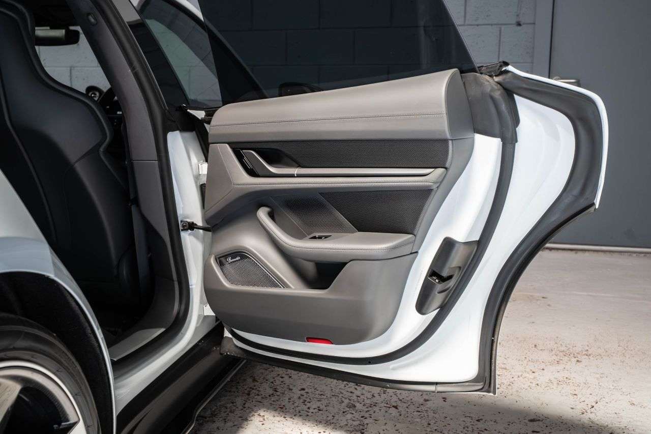 2020 PORSCHE TAYCAN 2020 PORSCHE TAYCAN