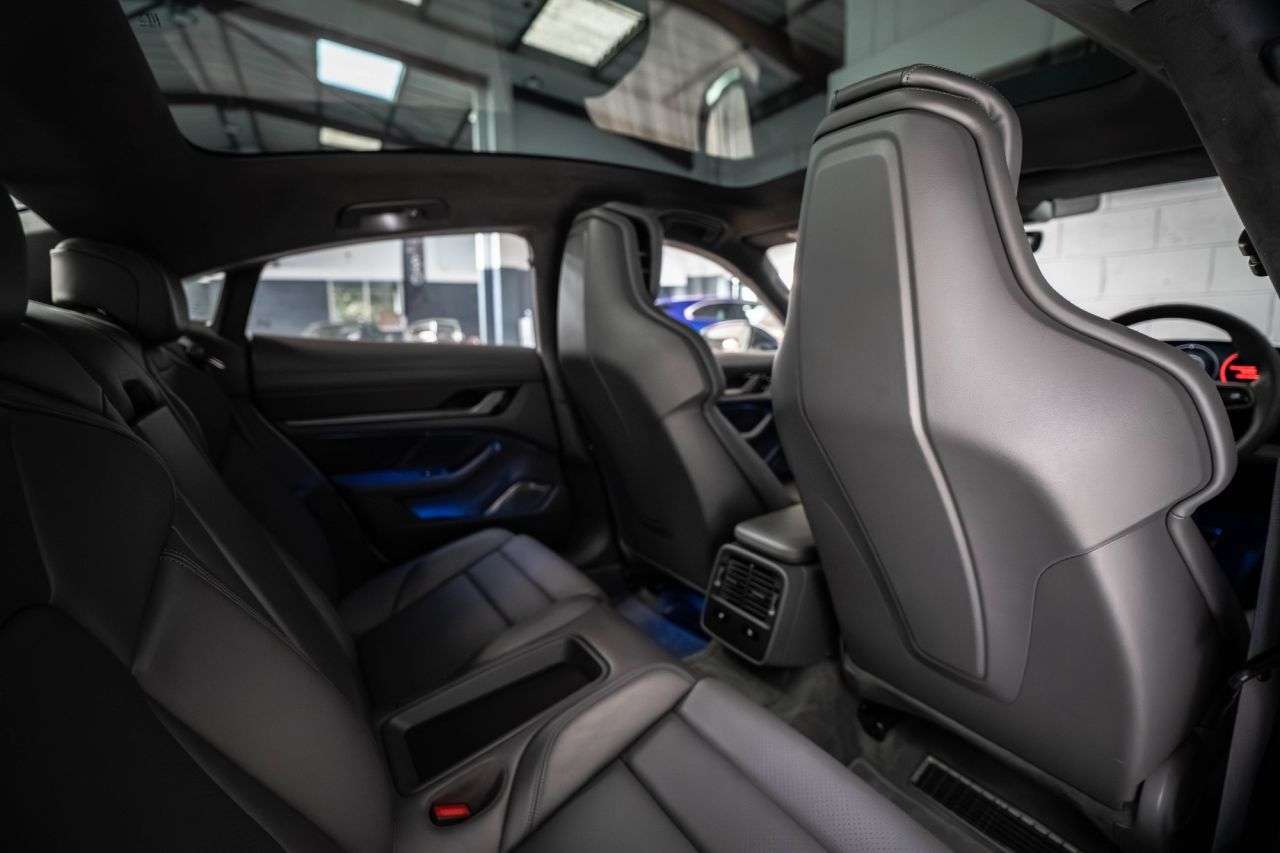 2020 PORSCHE TAYCAN 2020 PORSCHE TAYCAN