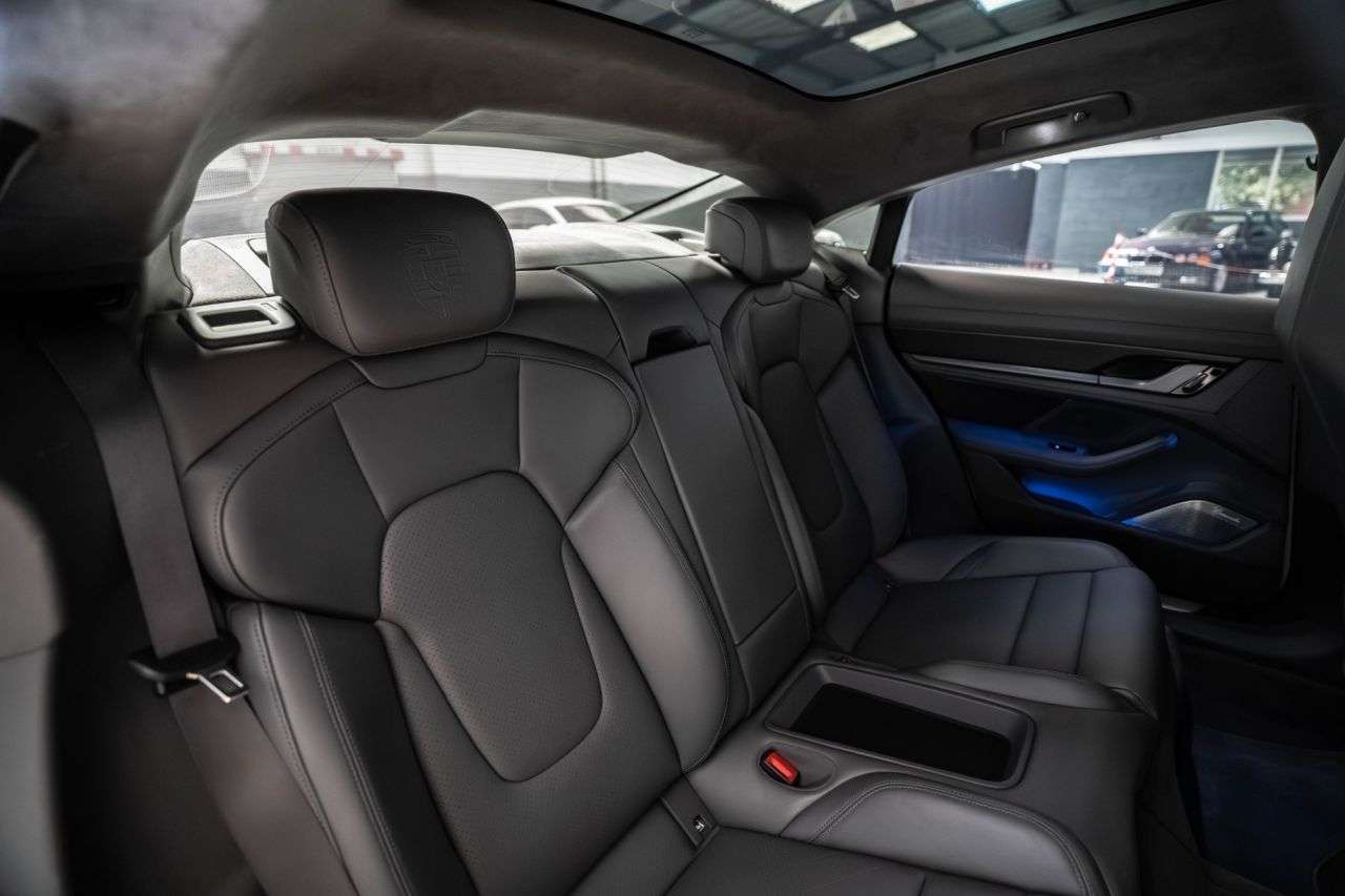 2020 PORSCHE TAYCAN 2020 PORSCHE TAYCAN