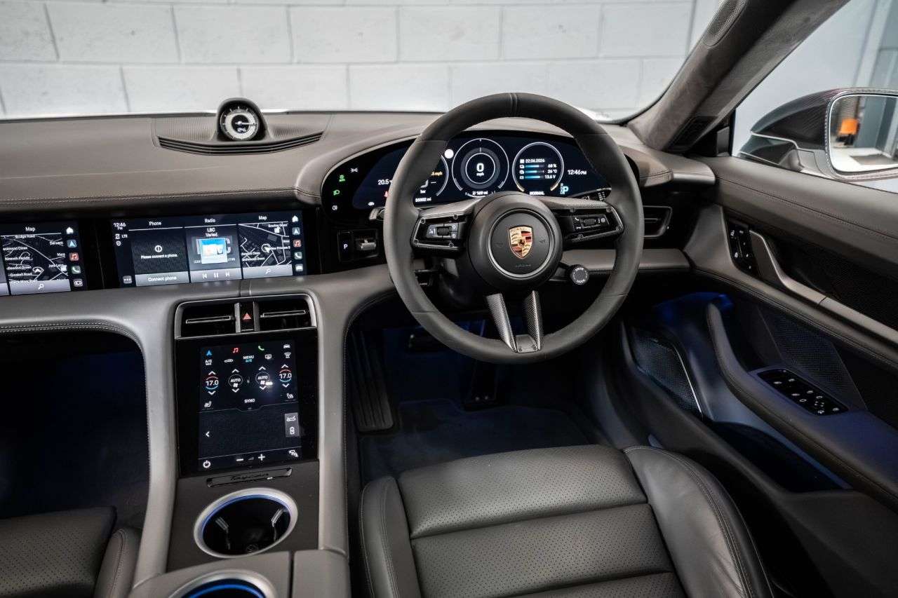2020 PORSCHE TAYCAN 2020 PORSCHE TAYCAN