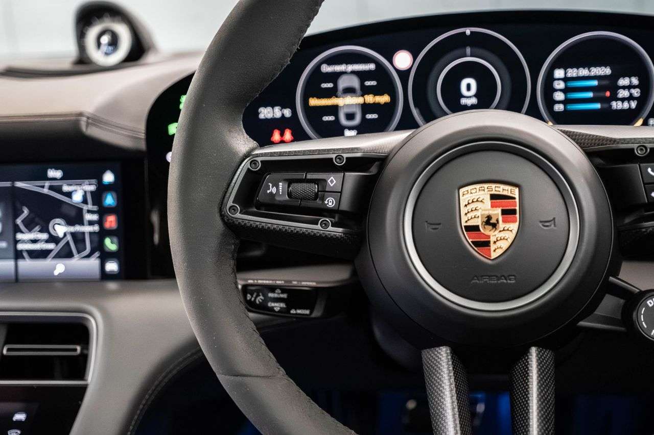 2020 PORSCHE TAYCAN 2020 PORSCHE TAYCAN