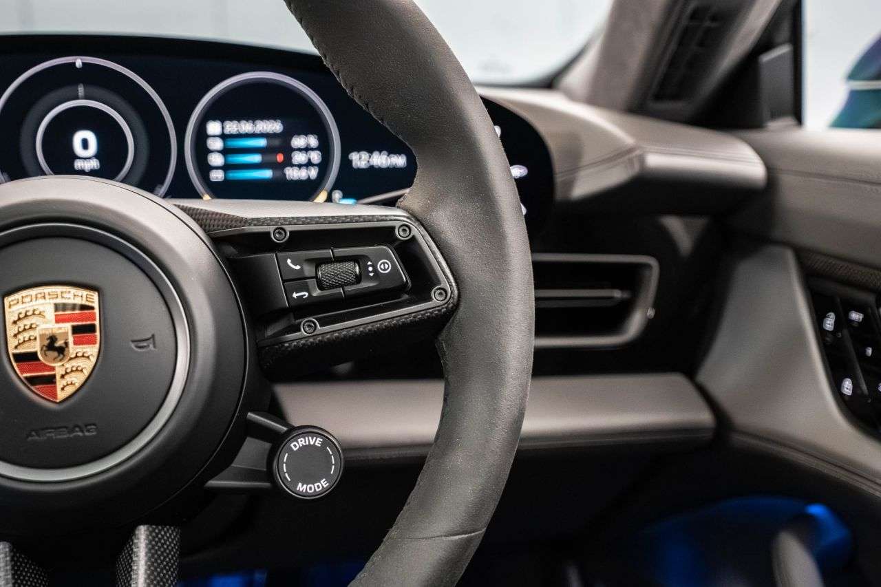 2020 PORSCHE TAYCAN 2020 PORSCHE TAYCAN