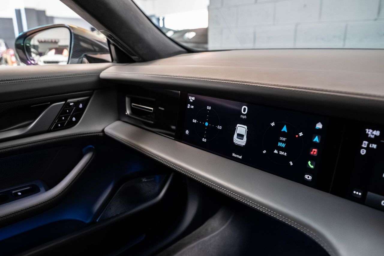 2020 PORSCHE TAYCAN 2020 PORSCHE TAYCAN
