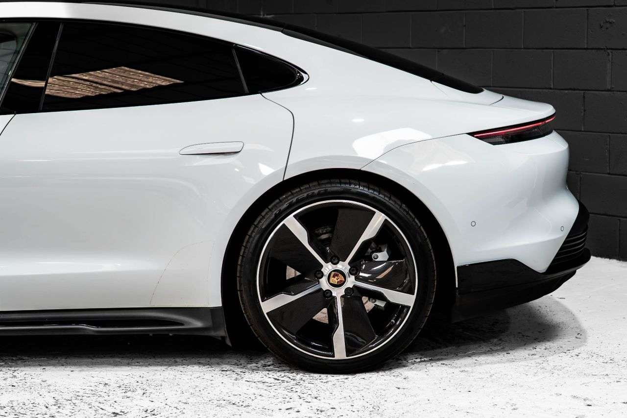 2020 PORSCHE TAYCAN 2020 PORSCHE TAYCAN