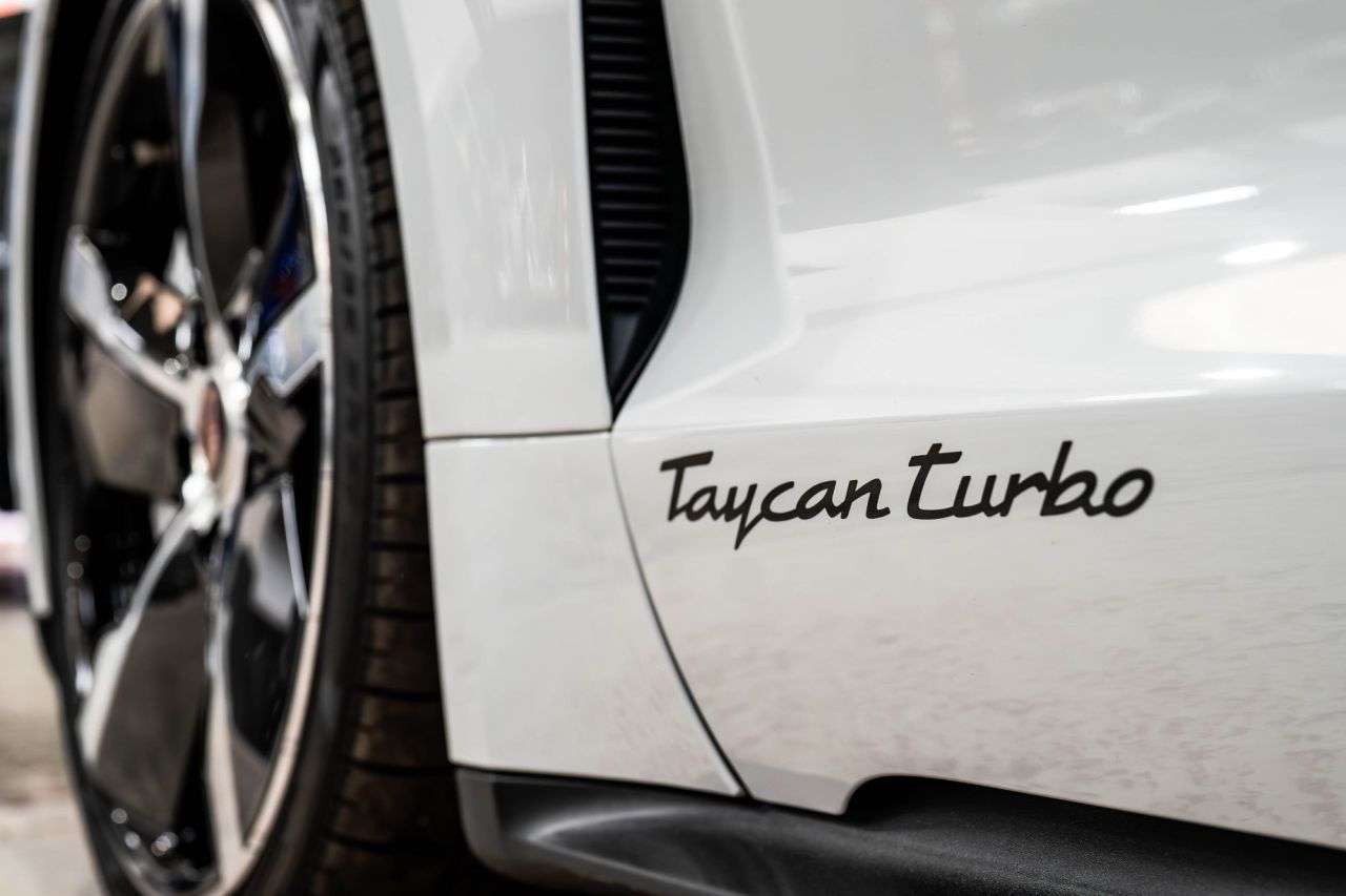 2020 PORSCHE TAYCAN 2020 PORSCHE TAYCAN
