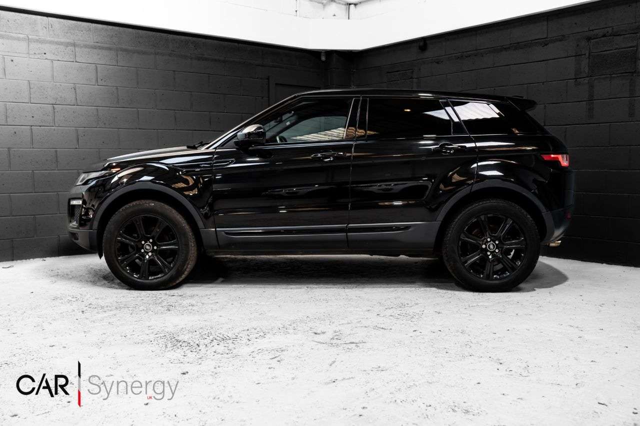 A 2017 LAND ROVER RANGE ROVER EVOQUE 2.0 TD4 SE Tech SUV 5dr Diesel Auto 4WD Euro 6 (s/s) (180 ps) / STUNNING CA A 2017 LAND ROVER RANGE ROVER EVOQUE 2.0 TD4 SE Tech SUV 5dr Diesel Auto 4WD Euro 6 (s/s) (180 ps) / STUNNING CA