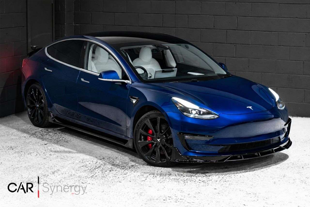 A 2019 TESLA MODEL 3 (Dual Motor) Performance Saloon 4dr Electric Auto 4WDE (Performance Upgrade A 2019 TESLA MODEL 3 (Dual Motor) Performance Saloon 4dr Electric Auto 4WDE (Performance Upgrade