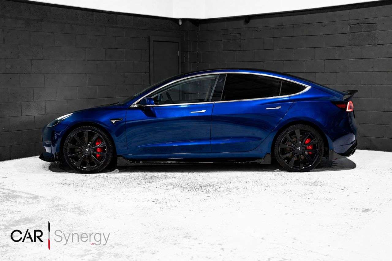 A 2019 TESLA MODEL 3 (Dual Motor) Performance Saloon 4dr Electric Auto 4WDE (Performance Upgrade A 2019 TESLA MODEL 3 (Dual Motor) Performance Saloon 4dr Electric Auto 4WDE (Performance Upgrade