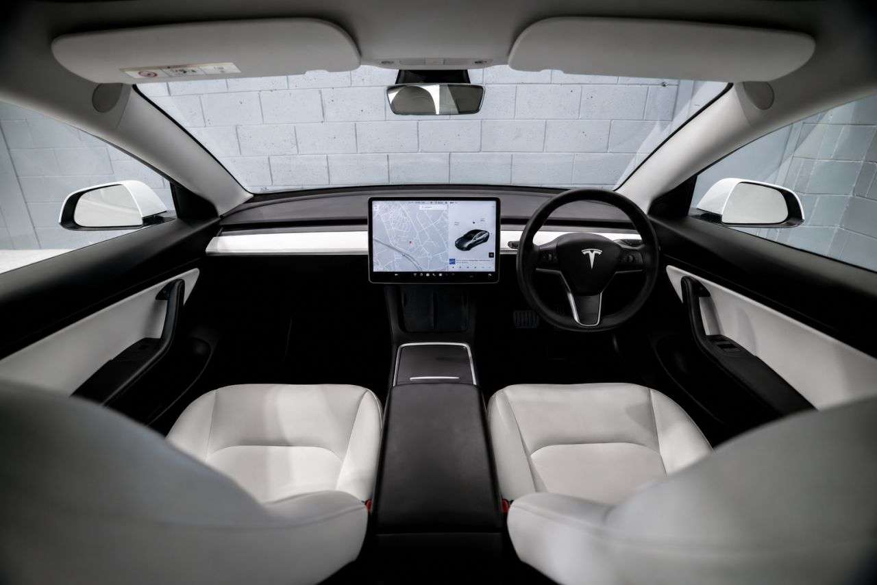A 2020 TESLA MODEL 3 (Dual Motor) Long Range Saloon 4dr Electric Auto 4WDE (346 ps) / 2 YEAR TES A 2020 TESLA MODEL 3 (Dual Motor) Long Range Saloon 4dr Electric Auto 4WDE (346 ps) / 2 YEAR TES