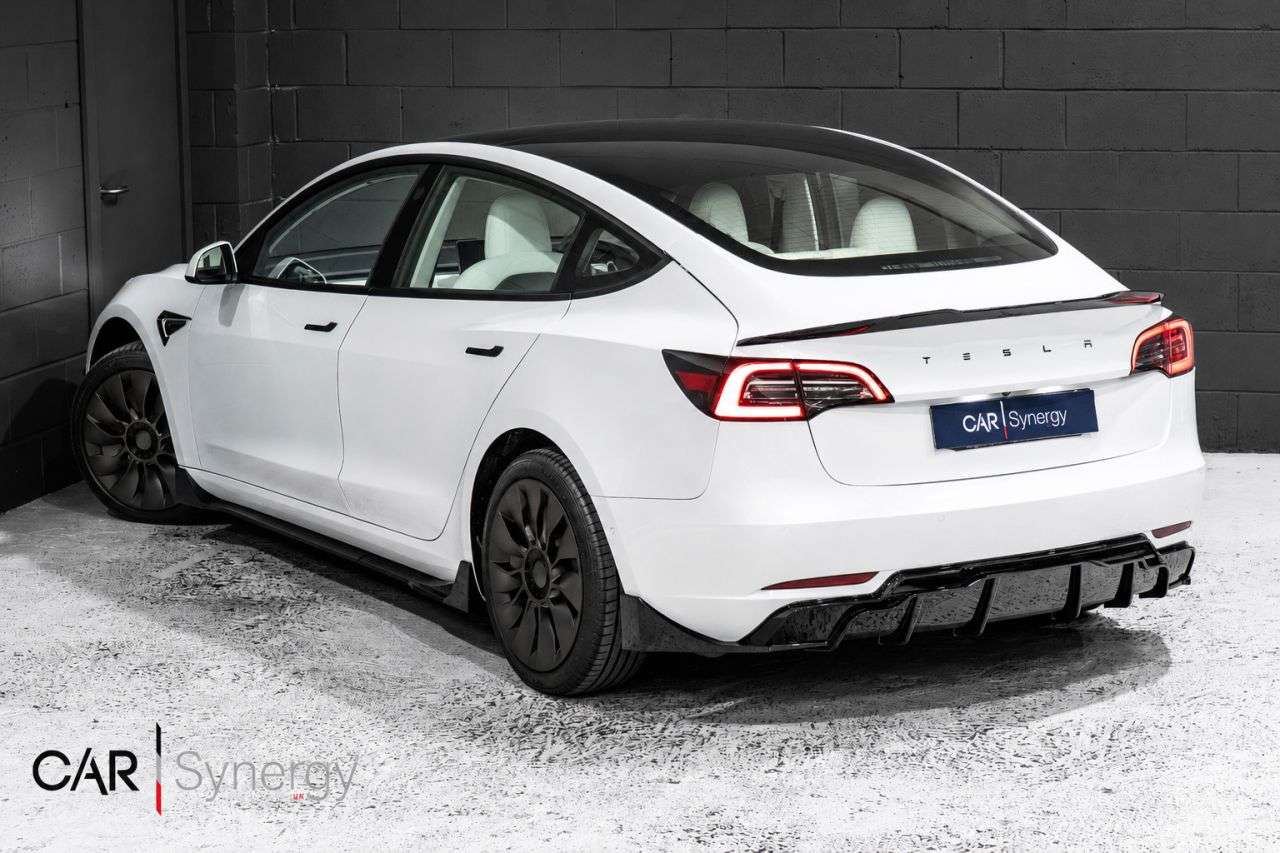 A 2020 TESLA MODEL 3 (Dual Motor) Long Range Saloon 4dr Electric Auto 4WDE (346 ps) / 2 YEAR TES A 2020 TESLA MODEL 3 (Dual Motor) Long Range Saloon 4dr Electric Auto 4WDE (346 ps) / 2 YEAR TES
