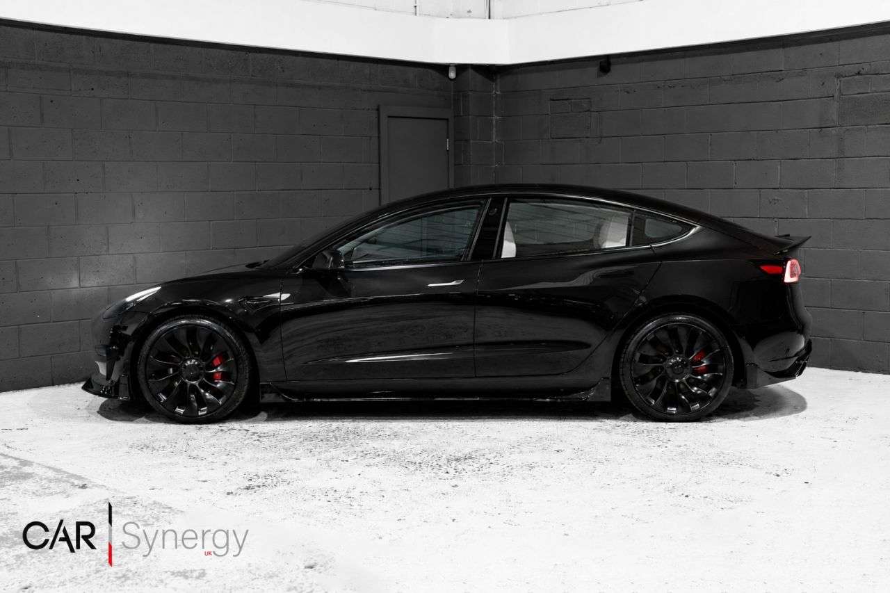 A 2021 TESLA MODEL 3 (Dual Motor) Performance Saloon 4dr Electric Auto 4WDE (Performance Upgrade A 2021 TESLA MODEL 3 (Dual Motor) Performance Saloon 4dr Electric Auto 4WDE (Performance Upgrade