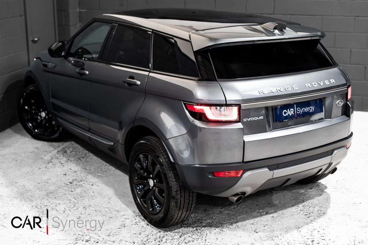 A 2017 LAND ROVER RANGE ROVER EVOQUE 2.0 TD4 SE SUV 5dr Diesel Auto 4WD Euro 6 (s/s) (180 ps) / STUNNING CAR! A 2017 LAND ROVER RANGE ROVER EVOQUE 2.0 TD4 SE SUV 5dr Diesel Auto 4WD Euro 6 (s/s) (180 ps) / STUNNING CAR!