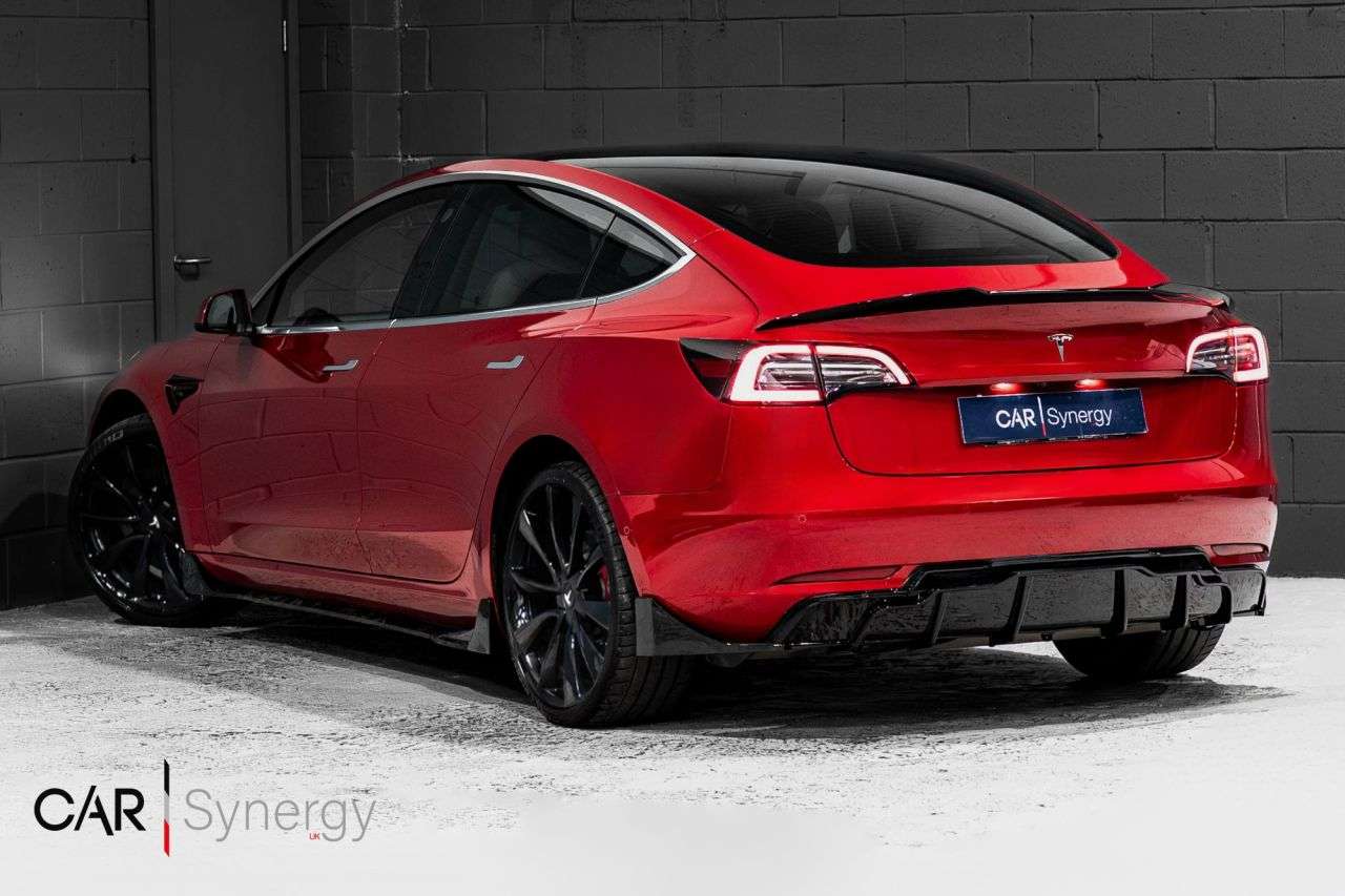 A 2020 TESLA MODEL 3 (Dual Motor) Performance Saloon 4dr Electric Auto 4WDE (Performance Upgrade A 2020 TESLA MODEL 3 (Dual Motor) Performance Saloon 4dr Electric Auto 4WDE (Performance Upgrade