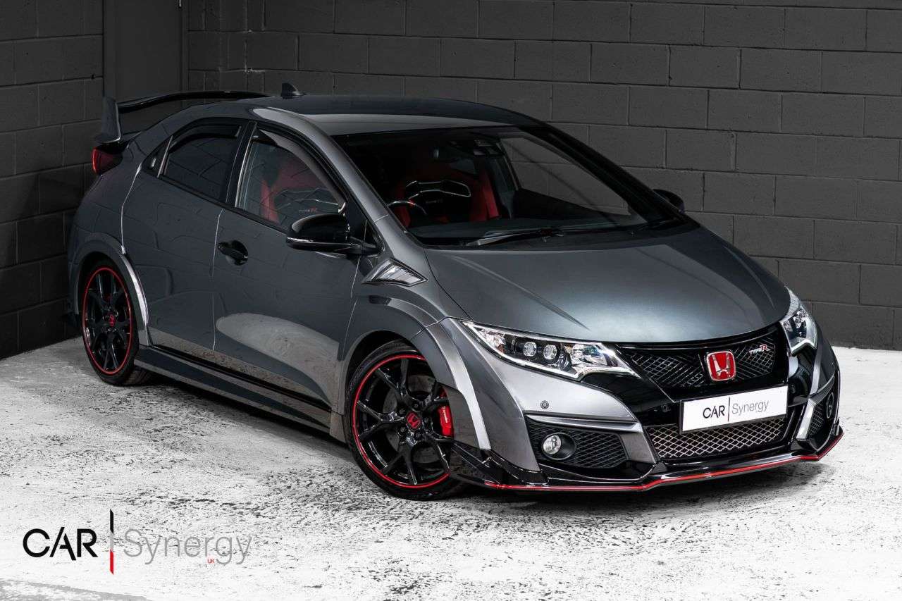 A 2016 HONDA CIVIC 2.0 i-VTEC Type R GT Hatchback 5dr Petrol Manual Euro 6 (s/s) (310 ps) / ST A 2016 HONDA CIVIC 2.0 i-VTEC Type R GT Hatchback 5dr Petrol Manual Euro 6 (s/s) (310 ps) / ST
