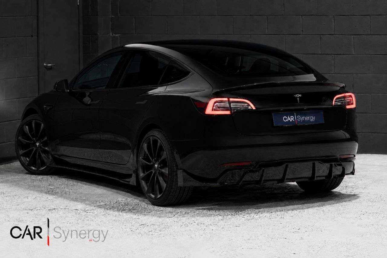A 2019 TESLA MODEL 3 (Dual Motor) Performance Saloon 4dr Electric Auto 4WDE (Performance Upgrade A 2019 TESLA MODEL 3 (Dual Motor) Performance Saloon 4dr Electric Auto 4WDE (Performance Upgrade