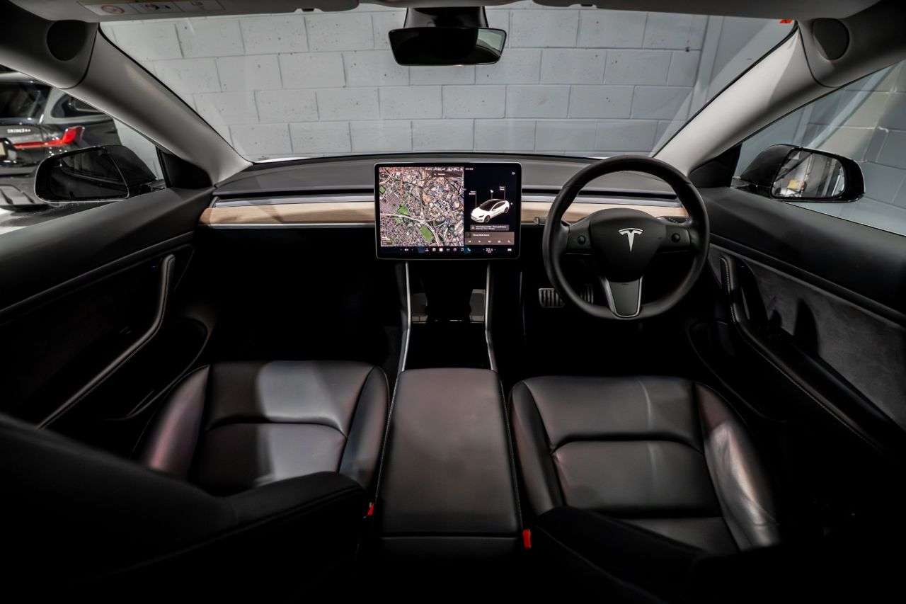 A 2019 TESLA MODEL 3 (Dual Motor) Performance Saloon 4dr Electric Auto 4WDE (Performance Upgrade A 2019 TESLA MODEL 3 (Dual Motor) Performance Saloon 4dr Electric Auto 4WDE (Performance Upgrade
