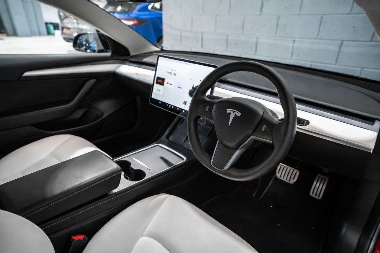 A 2022 TESLA MODEL 3 (Dual Motor) Long Range Saloon 4dr Electric Auto 4WDE (346 ps) / 4 YEAR TES A 2022 TESLA MODEL 3 (Dual Motor) Long Range Saloon 4dr Electric Auto 4WDE (346 ps) / 4 YEAR TES