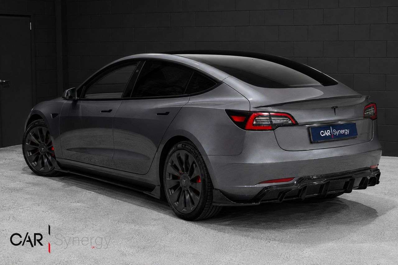 A 2021 TESLA MODEL 3 Standard Range Plus Saloon 4dr Electric Auto RWD (241 bhp) / 3 YEAR TESLA B A 2021 TESLA MODEL 3 Standard Range Plus Saloon 4dr Electric Auto RWD (241 bhp) / 3 YEAR TESLA B