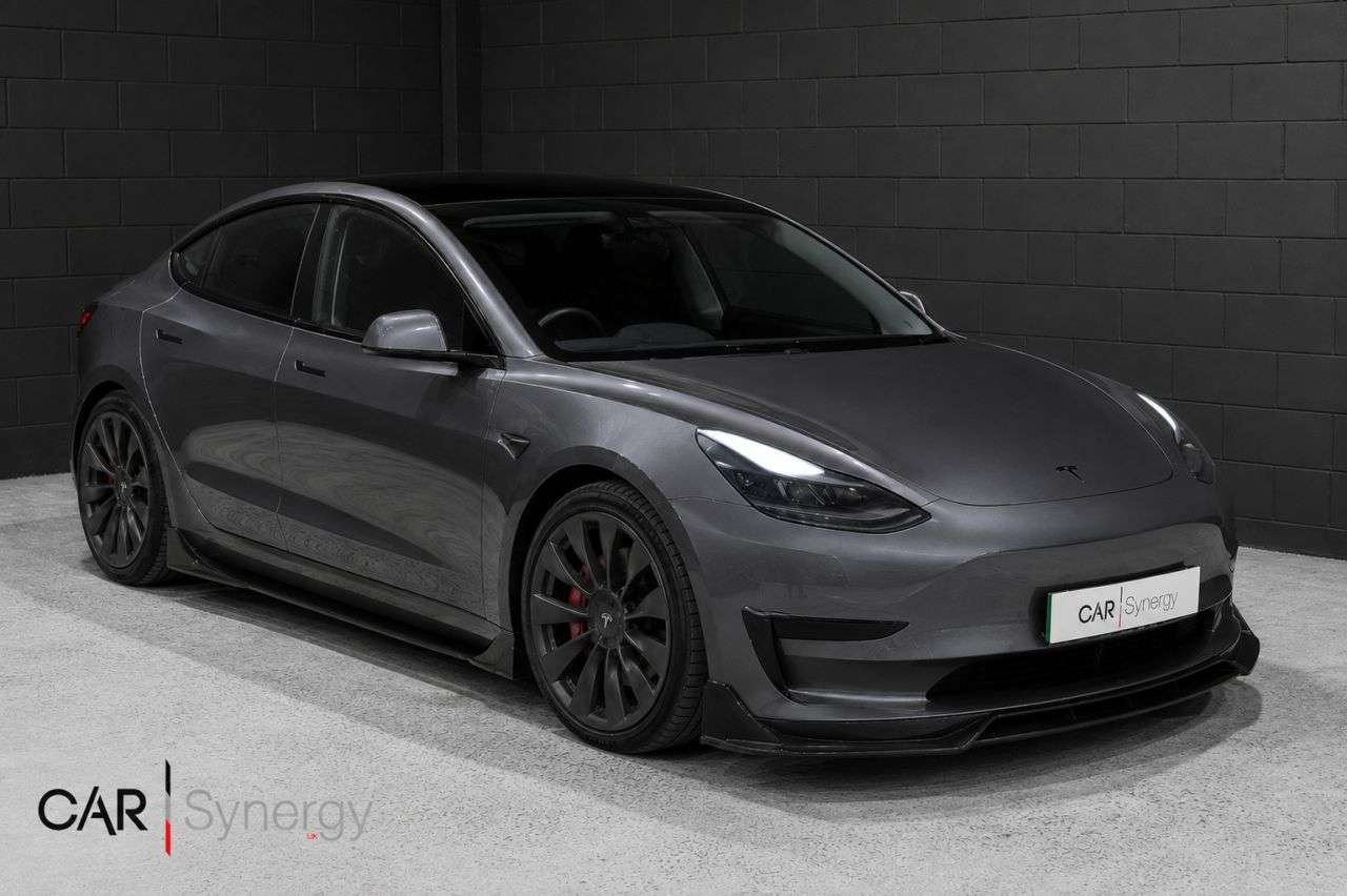A 2021 TESLA MODEL 3 Standard Range Plus Saloon 4dr Electric Auto RWD (241 bhp) / 3 YEAR TESLA B A 2021 TESLA MODEL 3 Standard Range Plus Saloon 4dr Electric Auto RWD (241 bhp) / 3 YEAR TESLA B