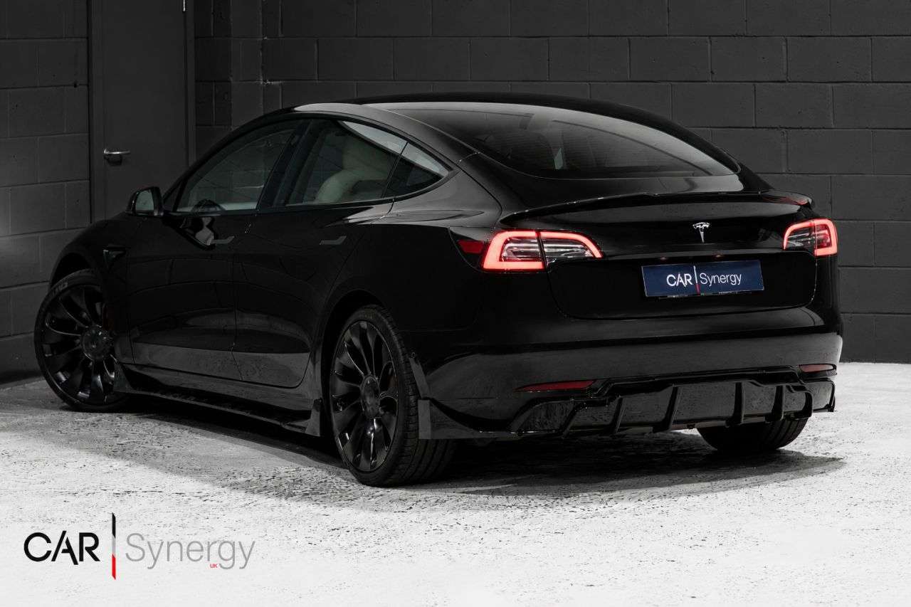 A 2022 TESLA MODEL 3 (Dual Motor) Performance Saloon 4dr Electric Auto 4WDE (Performance Upgrade A 2022 TESLA MODEL 3 (Dual Motor) Performance Saloon 4dr Electric Auto 4WDE (Performance Upgrade
