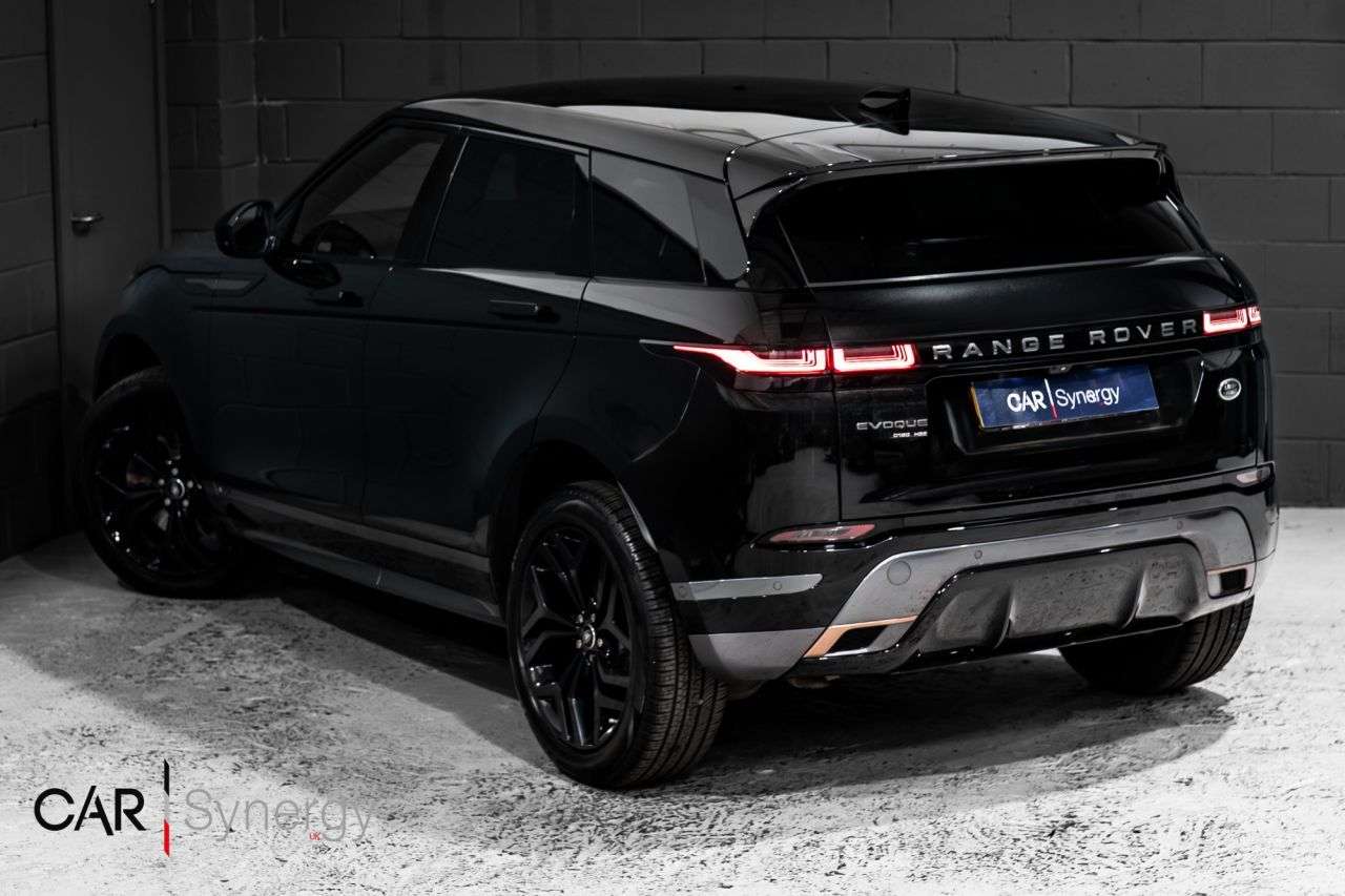 A 2019 LAND ROVER RANGE ROVER EVOQUE R-DYNAMIC HSE A 2019 LAND ROVER RANGE ROVER EVOQUE R-DYNAMIC HSE