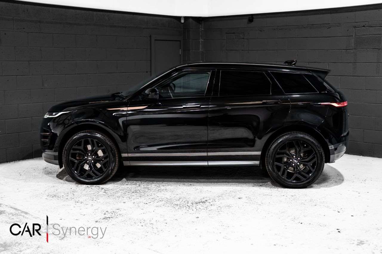 A 2019 LAND ROVER RANGE ROVER EVOQUE R-DYNAMIC HSE A 2019 LAND ROVER RANGE ROVER EVOQUE R-DYNAMIC HSE