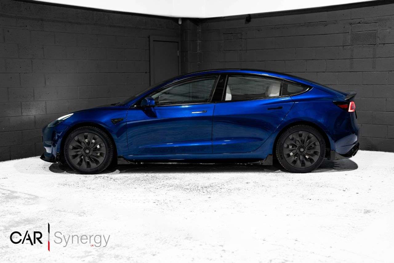 A 2021 TESLA MODEL 3 (Dual Motor) Long Range Saloon 4dr Electric Auto 4WDE (346 ps) / 3 YEAR TES A 2021 TESLA MODEL 3 (Dual Motor) Long Range Saloon 4dr Electric Auto 4WDE (346 ps) / 3 YEAR TES