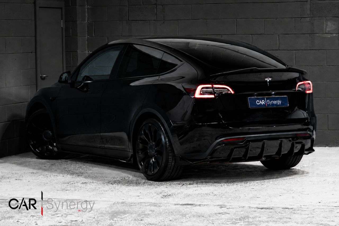 A 2022 TESLA MODEL Y (Dual Motor) Long Range SUV 5dr Electric Auto 4WDE (384 bhp) / 4 YEAR TESLA A 2022 TESLA MODEL Y (Dual Motor) Long Range SUV 5dr Electric Auto 4WDE (384 bhp) / 4 YEAR TESLA