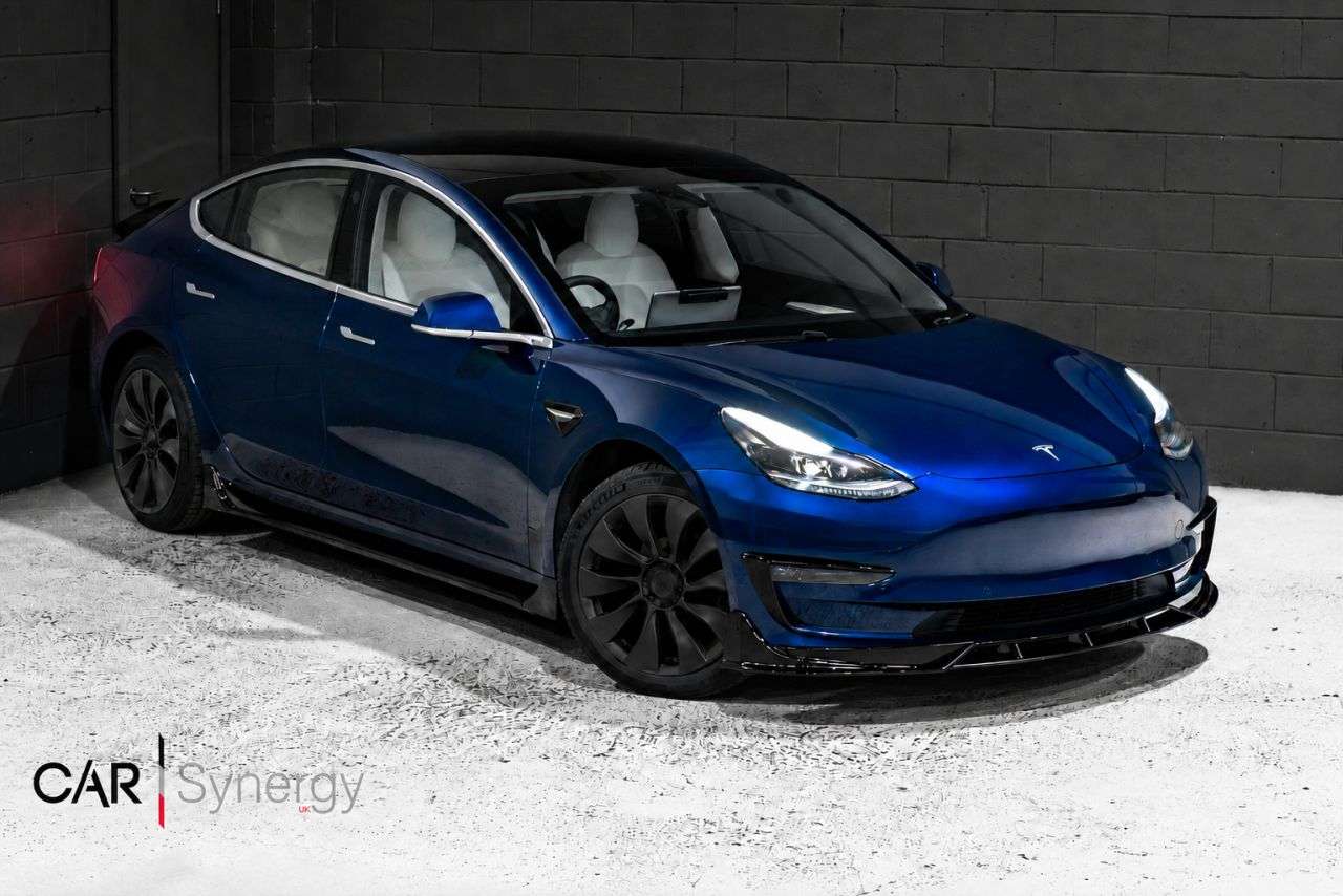 A 2019 TESLA MODEL 3 (Dual Motor) Performance Saloon 4dr Electric Auto 4WDE (Performance Upgrade A 2019 TESLA MODEL 3 (Dual Motor) Performance Saloon 4dr Electric Auto 4WDE (Performance Upgrade